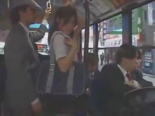 Á châu thiếu niên người yêu sờ mó trong xe buýt qua nhóm
