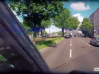 Bums autobus - seducător austrian blonda mila milan merge salbatic pentru penis în the furgonetă locul din spate