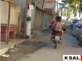 Entramos na comunidade pra visitar um amigo e fizemos muita putaria e varios vids - video completos không đỏ