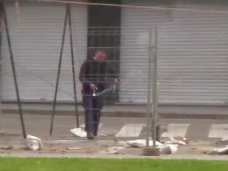 Neuken een mollig spaans amateur schoolmeisje in een abandoned huis