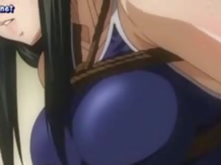 Lascive anime cutie gauna roped į viršų ir sujaudintas