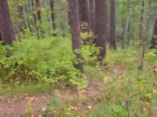 Walking met mijn stiefzuster in de bos park&period; seks film blog&comma; wonen video&period; - pov