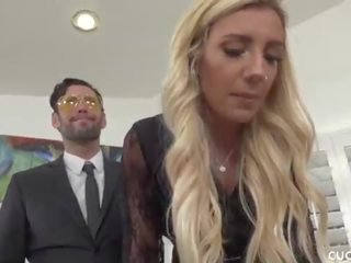 Grieving blondinka widow blows and fucks stiff shaft next to cuckolded är