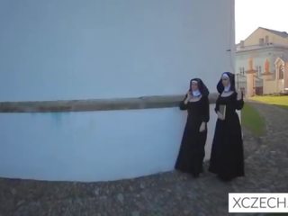 Божевільна bizzare брудна кліп з catholic nuns і в неймовірно величезний!