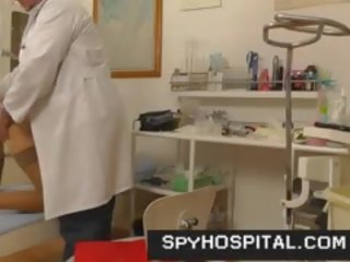 Gyno medic dělá skrytý kamera