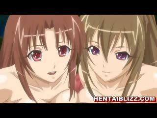 Három manga lányok bemutató neki attractive test amikor fog fürdőkád