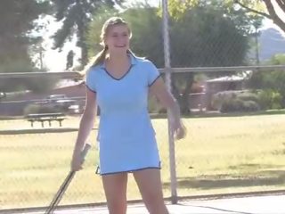 Smart brunette cookie reveals her massive hooters at tenis court