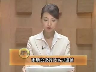 Aziāti newsreader bukkake 1