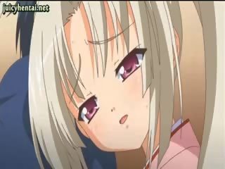 Blondinė anime enchantress daro masturbavimas pėdomis