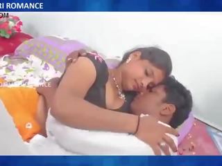 Første natt romantikk newly gift aunty - जोशीली पहली रात - desi kort film-movie 2016