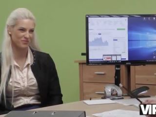 Vip4k&period; e nxirrë cookie passes e pisët seks video aktorët në the loan zyrë