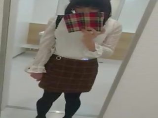 Teljesen gyönyörű crossdresser cums handsfree 4