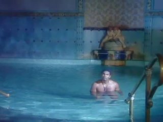 Franco roccaforte produces 愛 ケイト もっと と ソフィー エバンス で a プール