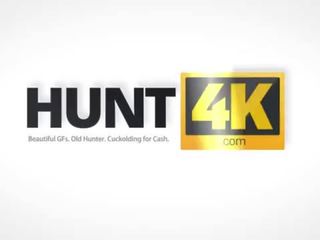 Hunt4k&period; sedutor gostosa é doente de pobre amante e quer dinheiro