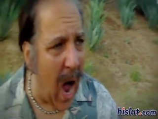 هؤلاء الفاسقات هي سخيف