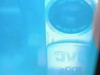 Spycam captures gemuk perempuan dengan kecil payu dara