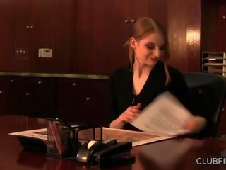 Ela escolar y dylan ryan pie fetiche en la workplace