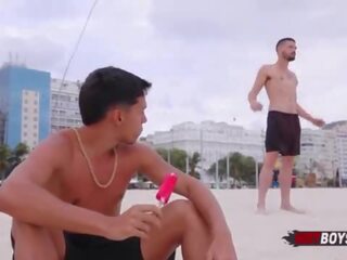 Novinho dando pro pirocudo do calã§adã£o de copacabana