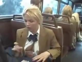 Blondinka divinity suck aziýaly guys gotak on the awtobus